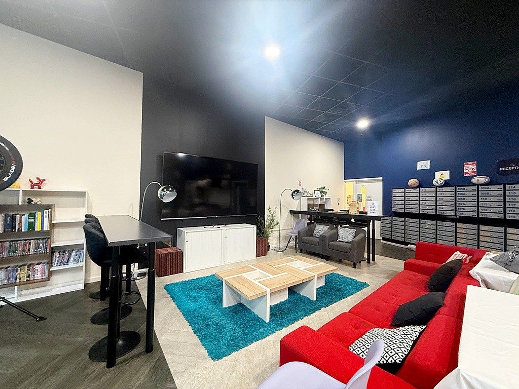 Property photo 1 of 13 Flat For Rent