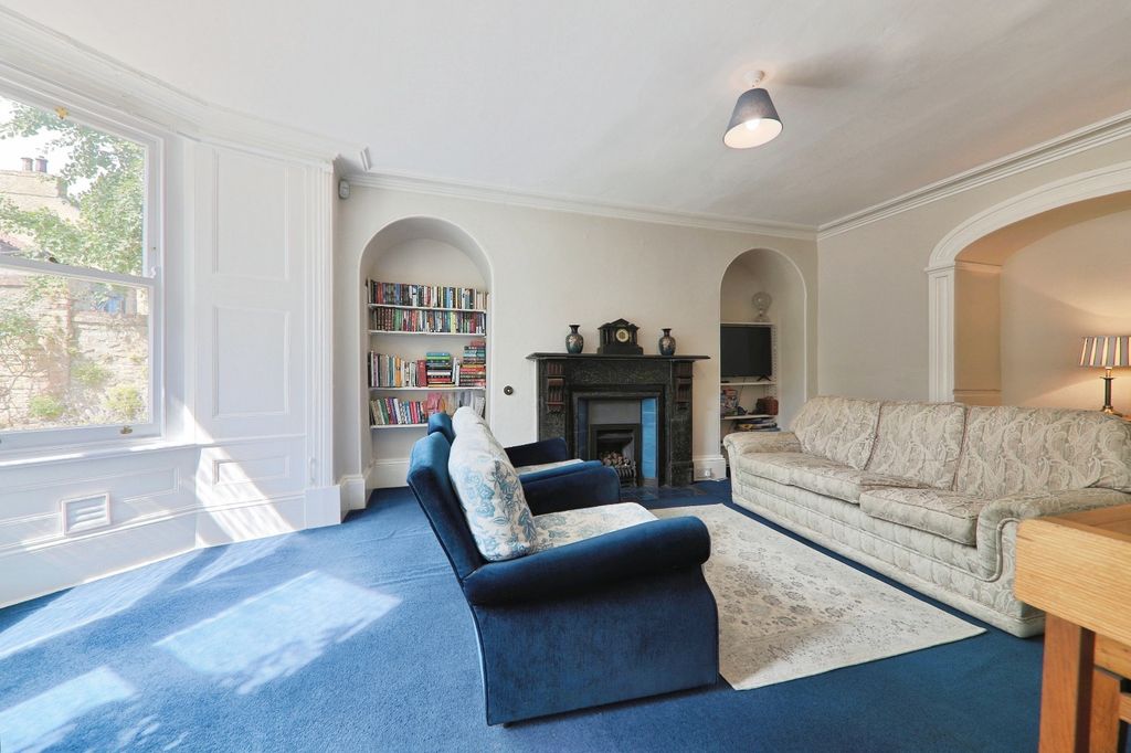 Property photo 3 of 28 5272075
