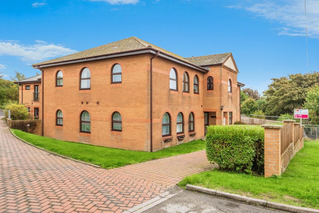 Property photo 1 of 13