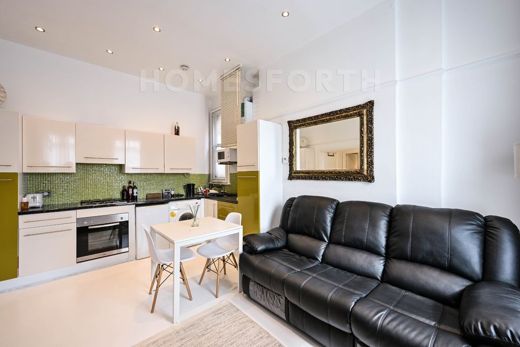 Property photo 3 of 16 Photo 5