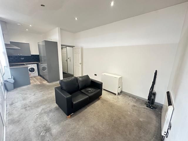Property photo 2 of 6 Lounge