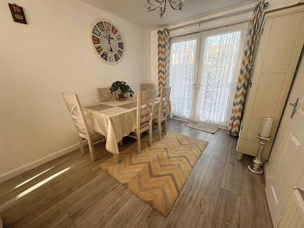 Property photo 3 of 9 Dining Room