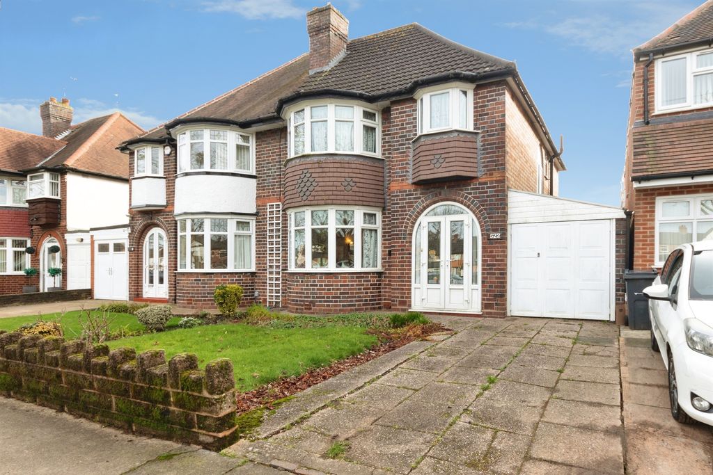 Property photo 2 of 20