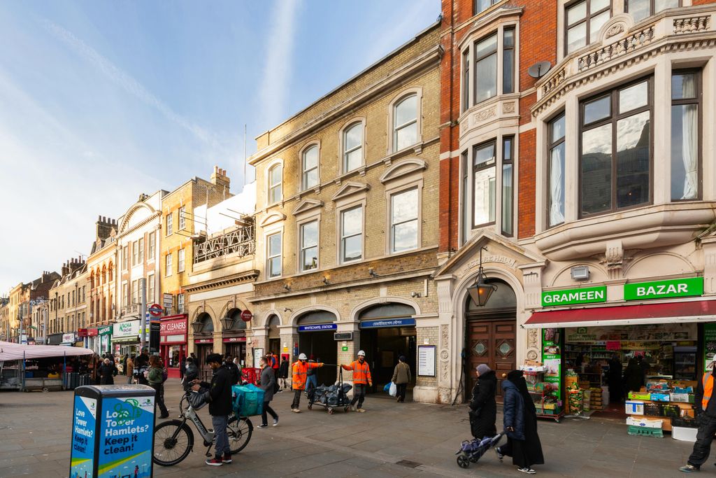 Property photo 1 of 9 303A Whitechapel Road 20.Jpg