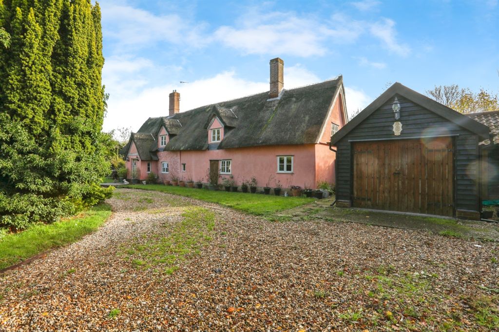 Property photo 3 of 23