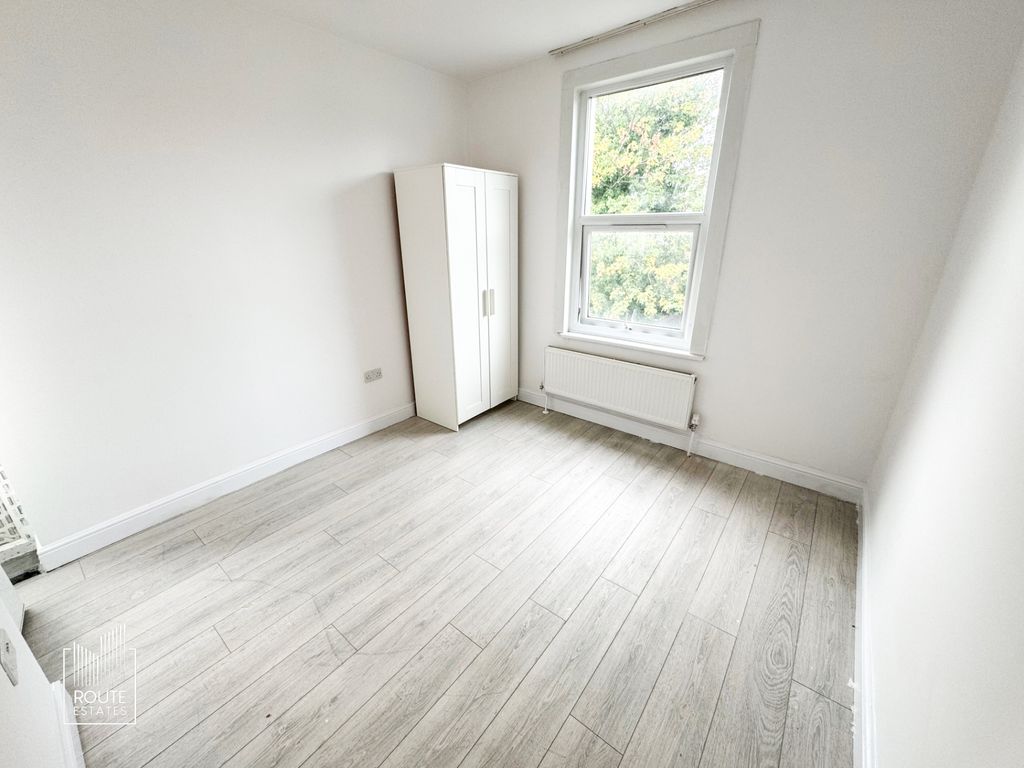 Property photo 2 of 11 Photo 5