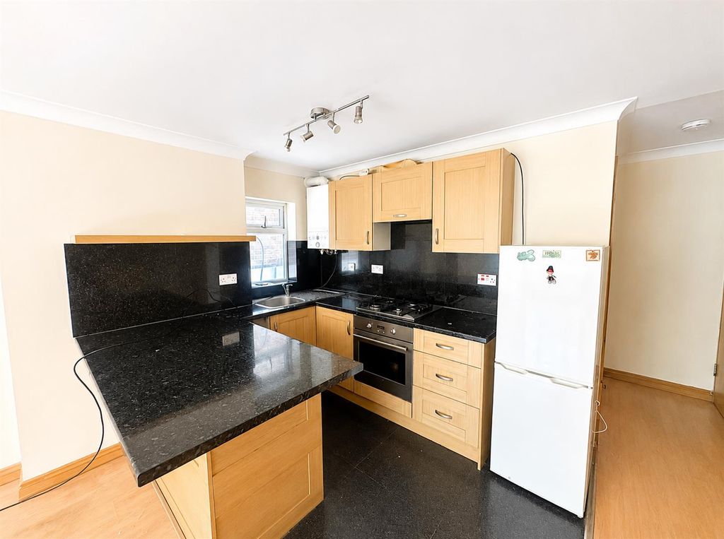 Property photo 2 of 5 Coopers Estate Agents