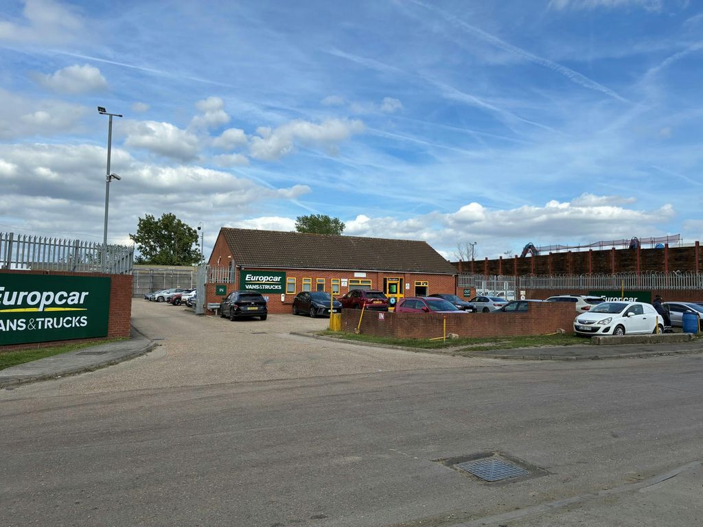 Property photo 1 of 3 Photo 1 Purfleet.Jpg