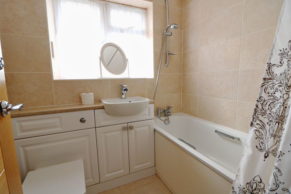 Property photo 3 of 8 Picture No. 05