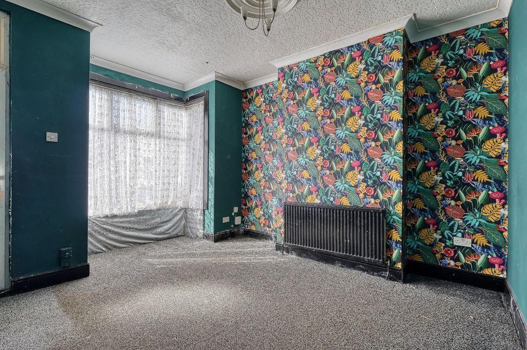 Property photo 2 of 9 Lounge