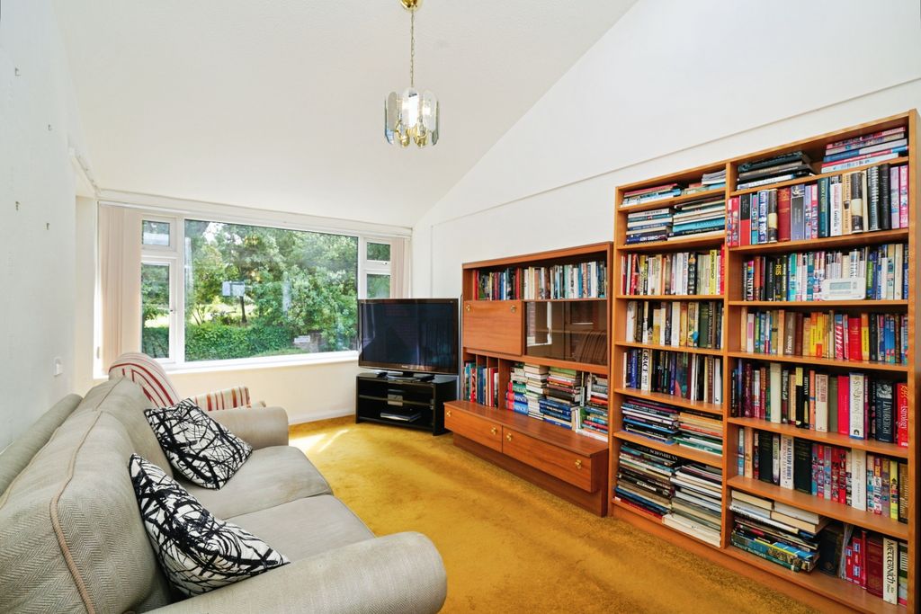 Property photo 2 of 10 Living Room