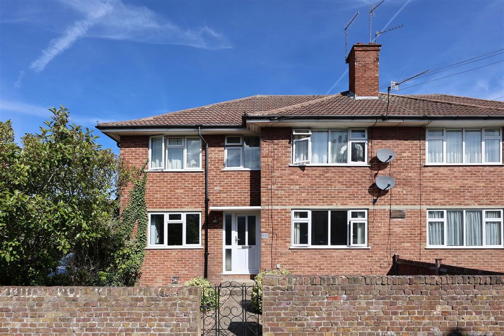 Property photo 1 of 10 External