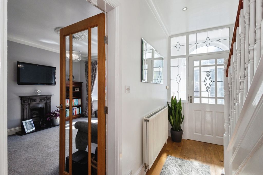 Property photo 2 of 24 Pbox-Img.Jpg