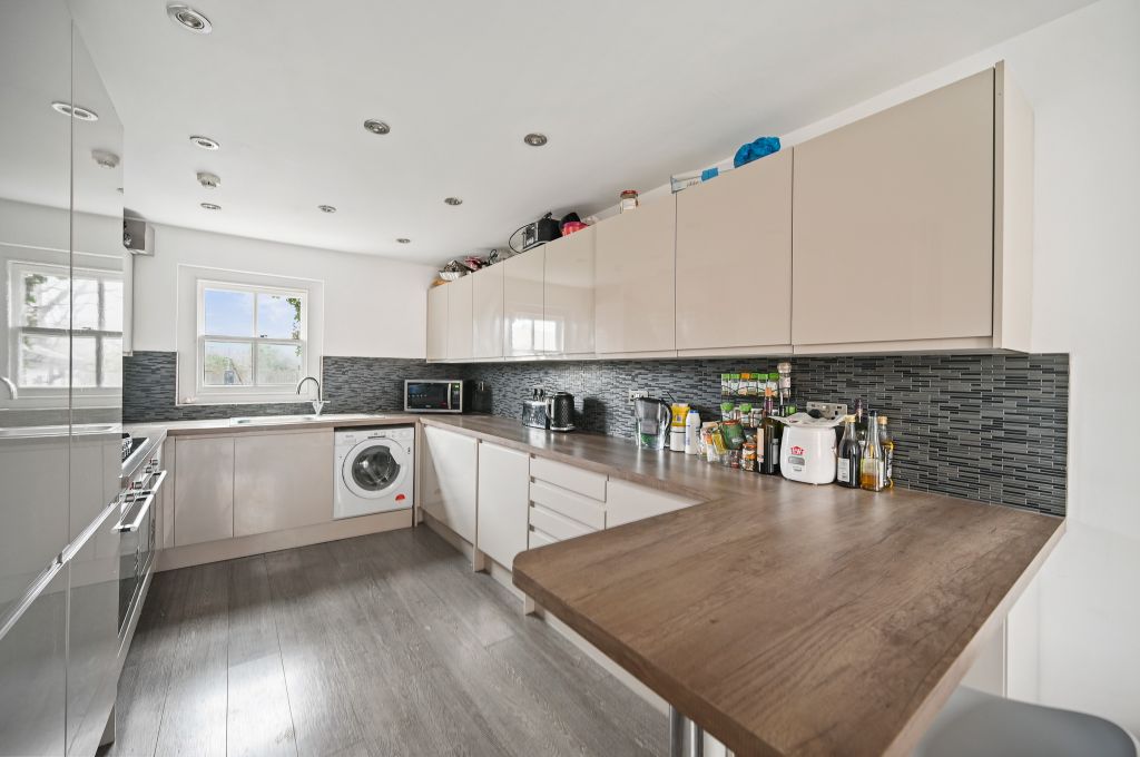 Property photo 3 of 8