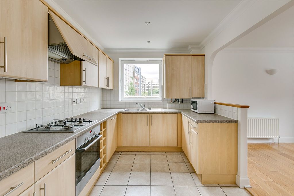 Property photo 2 of 20