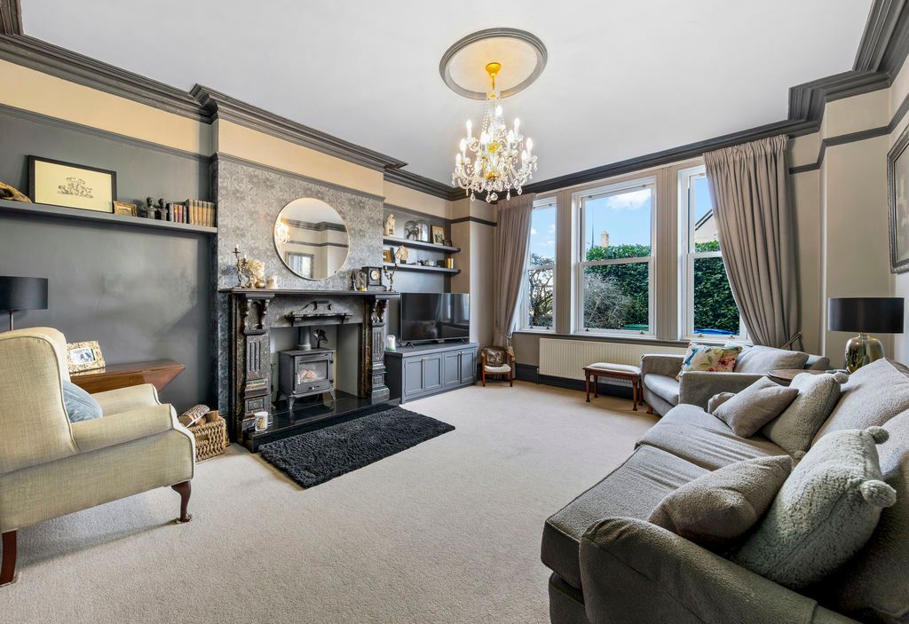 Property photo 2 of 37 Living Room