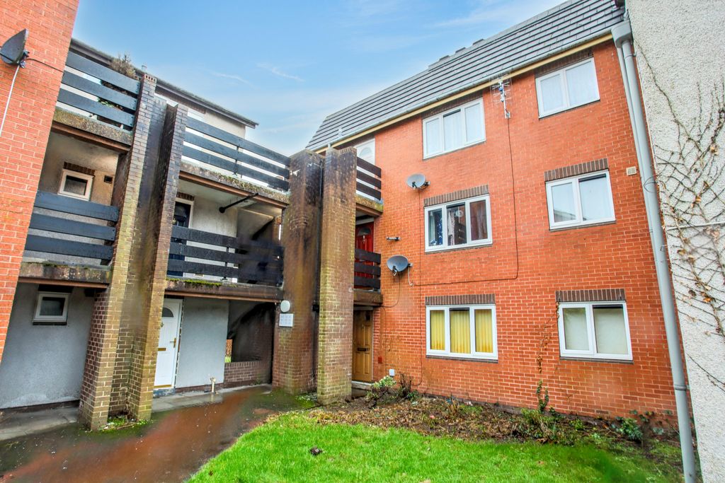 Property photo 1 of 9 57 The Paddock, Fulwood, Preston, Lancashire Pr2 8Gl