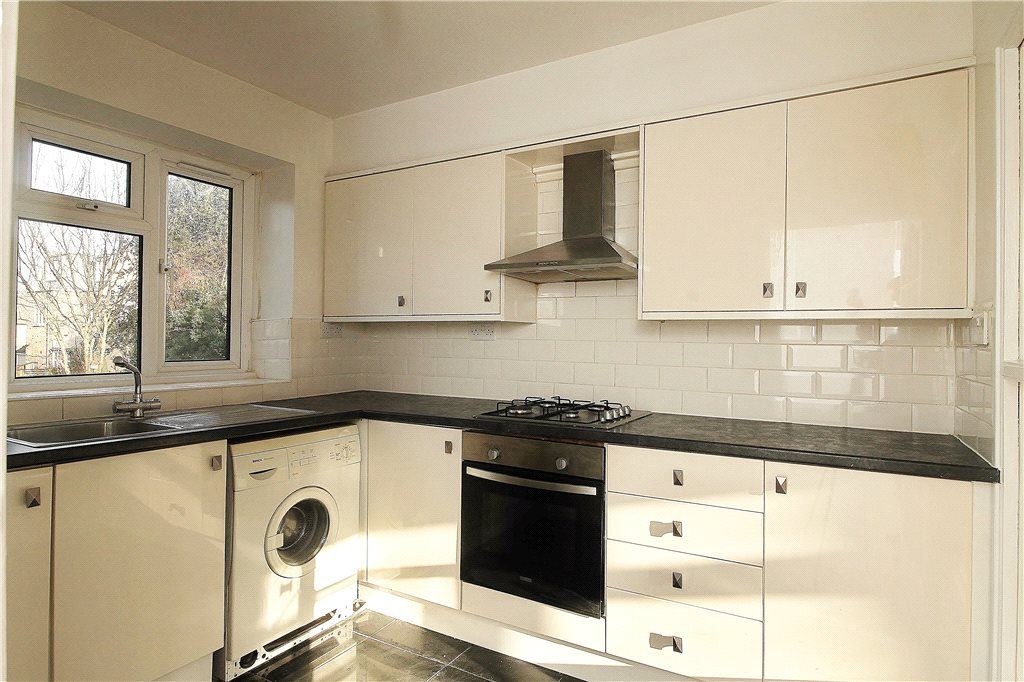 Property photo 2 of 6 Kitchen