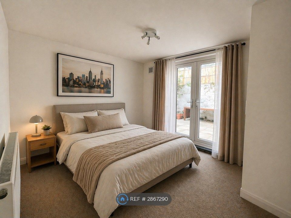 Property photo 3 of 9 Bedroom 2