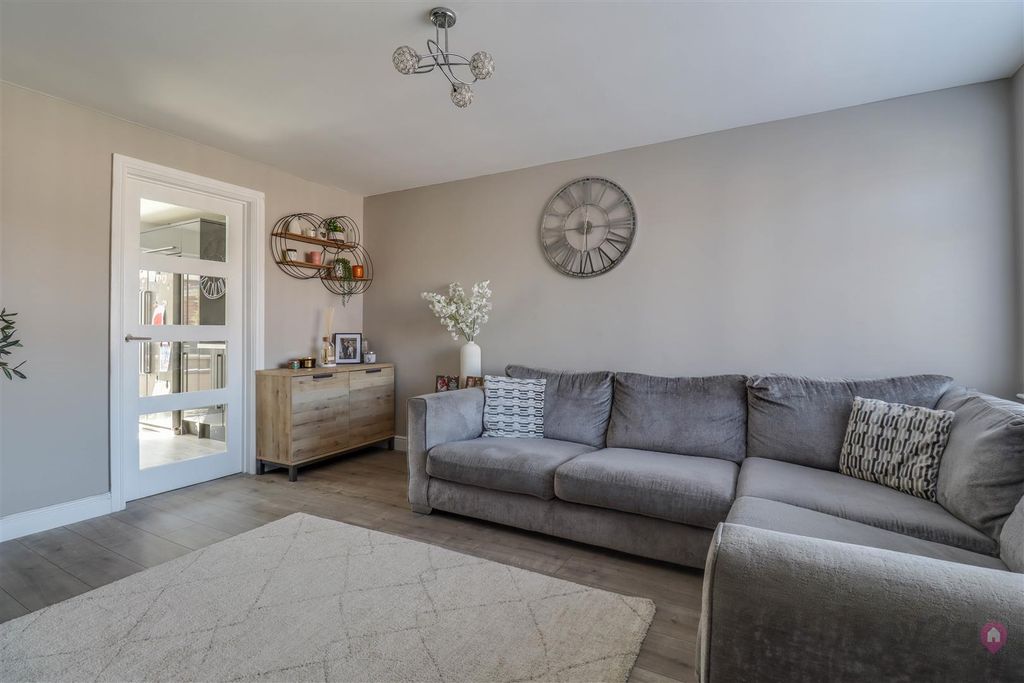 Property photo 2 of 19 Img_8828-Img_8830.Jpg