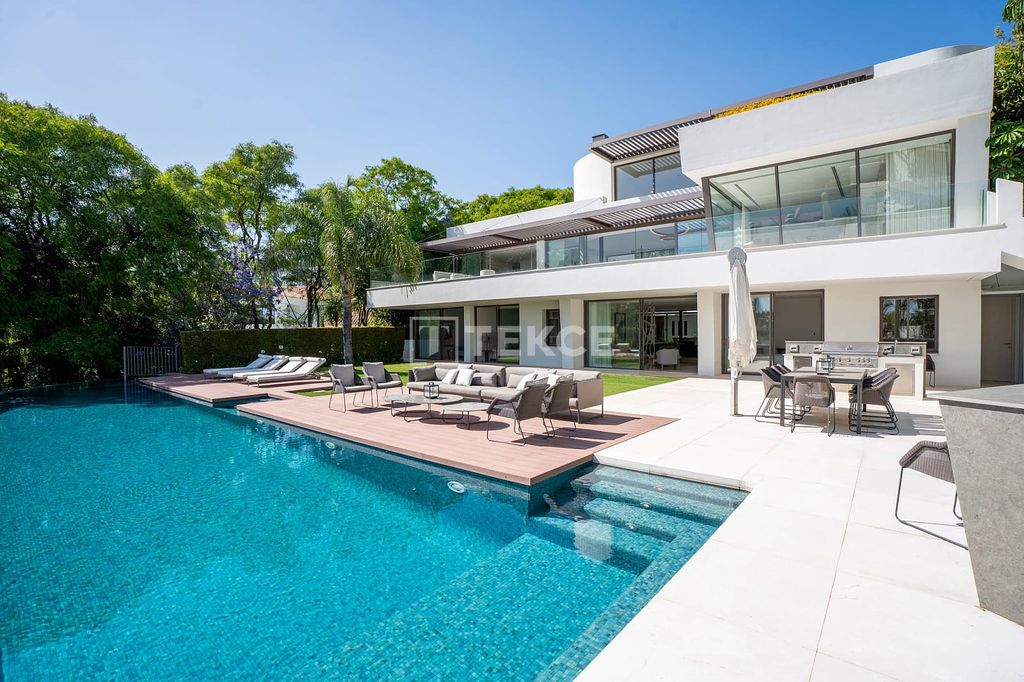 Property photo 2 of 39