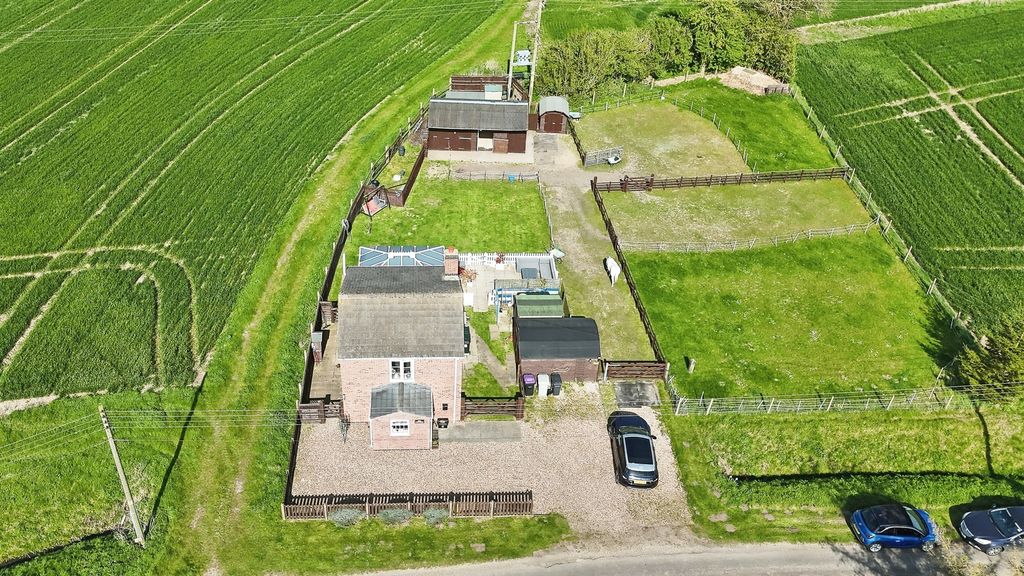 Property photo 2 of 20