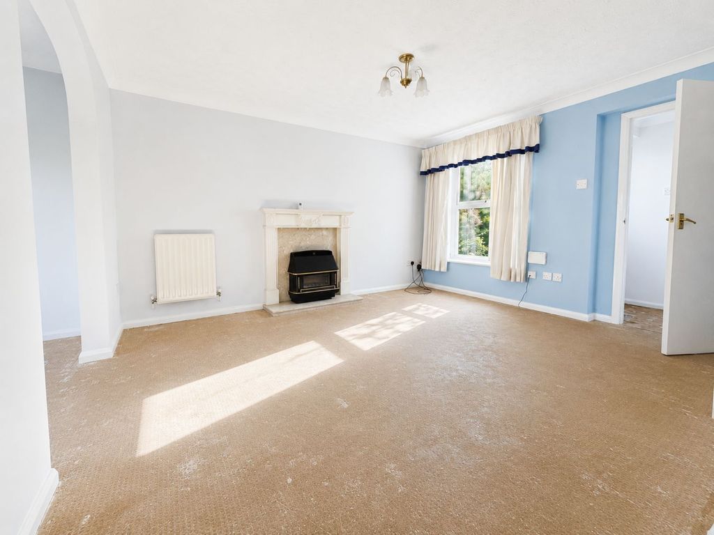 Property photo 2 of 14