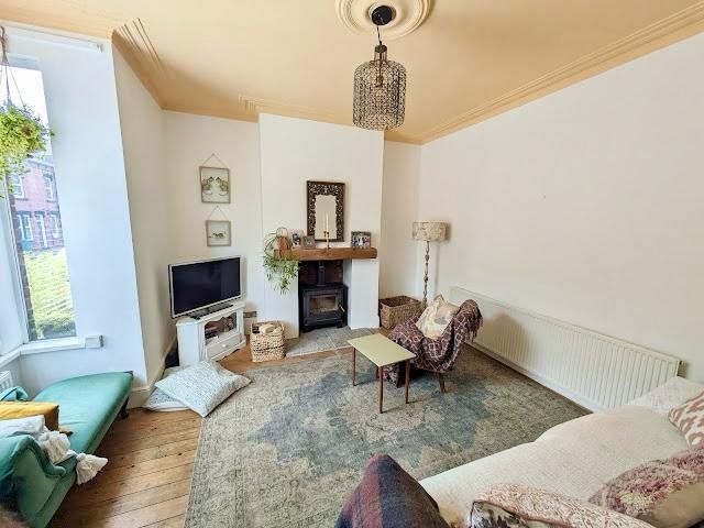 Property photo 2 of 25 Picture No. 37