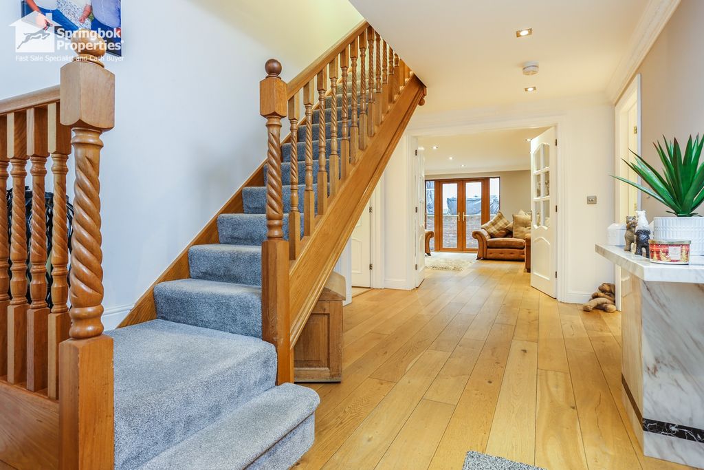 Property photo 2 of 19 Image 2