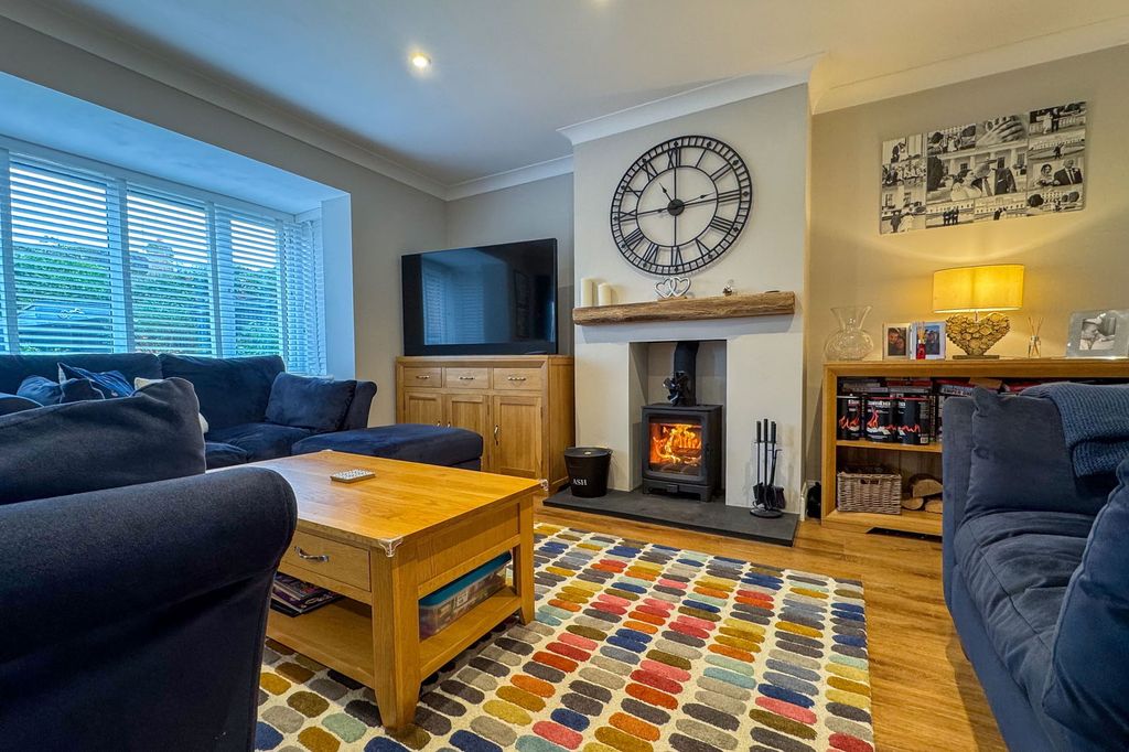 Property photo 3 of 19