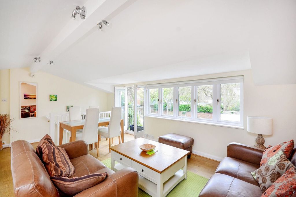 Property photo 2 of 7