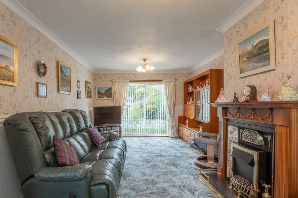 Property photo 3 of 37