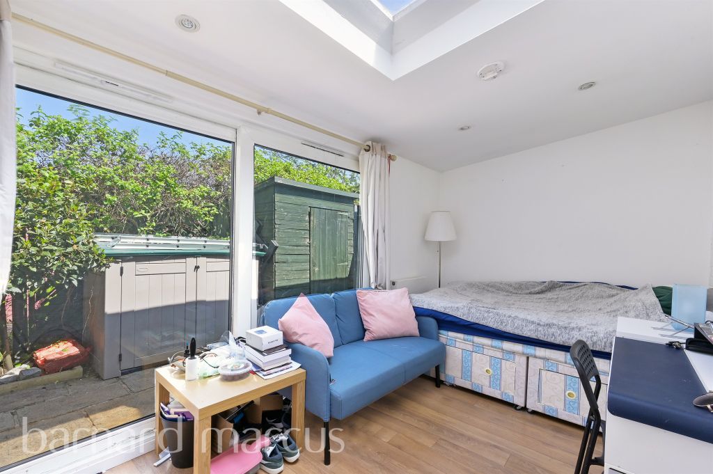 Property photo 3 of 12