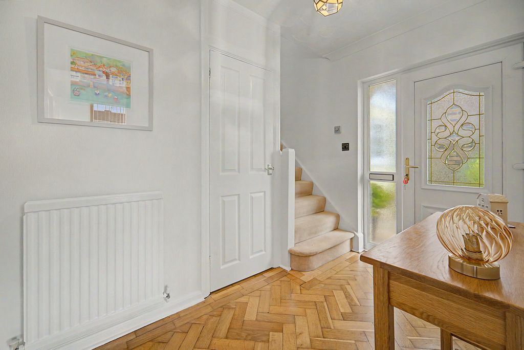 Property photo 2 of 31