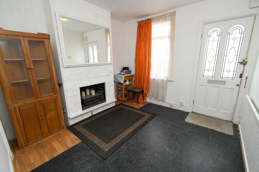 Property photo 3 of 40