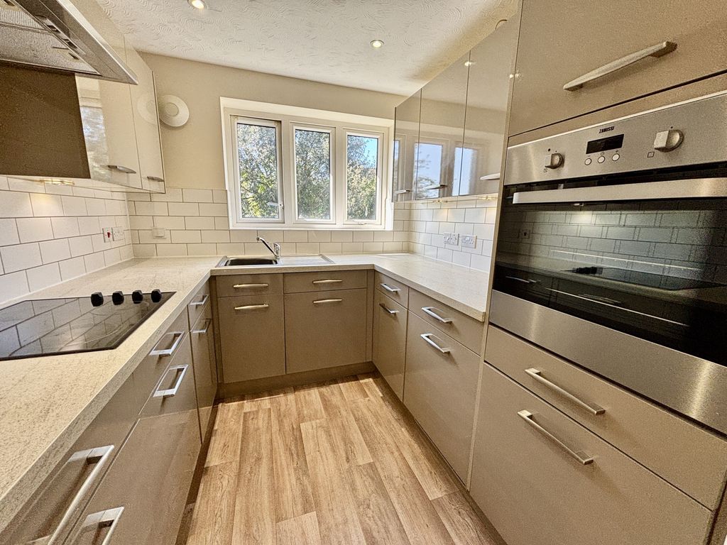 Additional image 5 of 1 bed flat for saleNew Town Lane, Penzance TR18