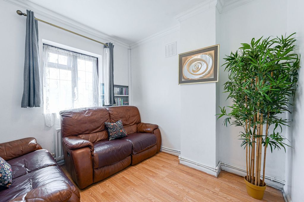 Property photo 2 of 22