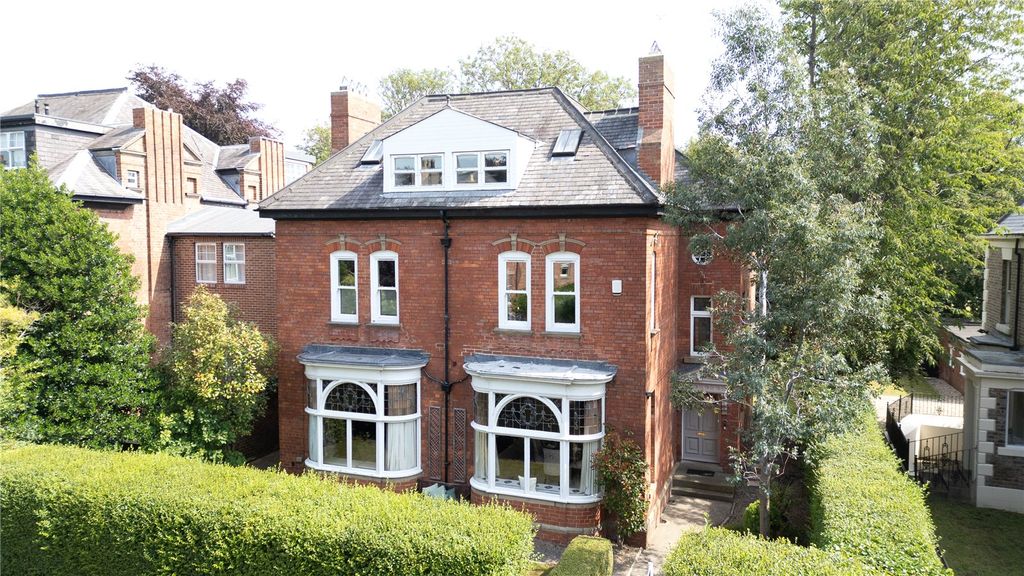 Property photo 1 of 42 Hazelwood Villa