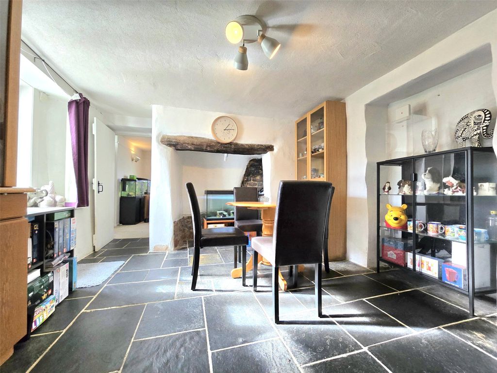 Property photo 2 of 16 Picture No. 23