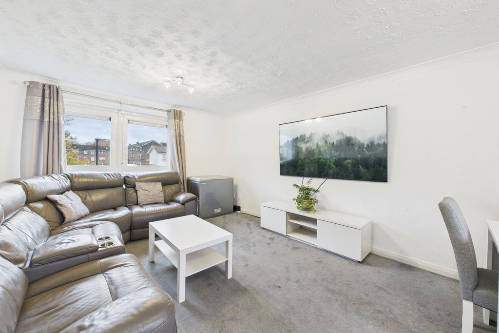 Property photo 2 of 11 Living Area