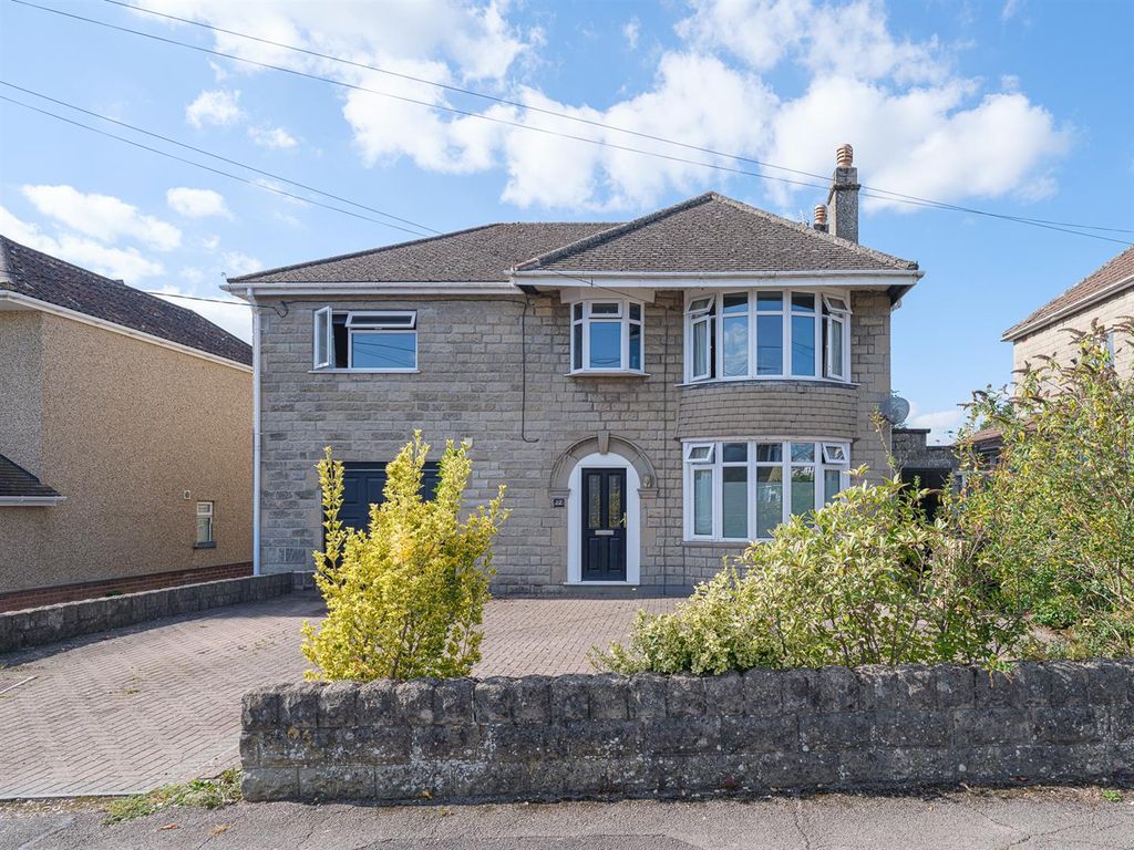 Property photo 2 of 31 22 Hardenhuish Avenue-6.Jpg