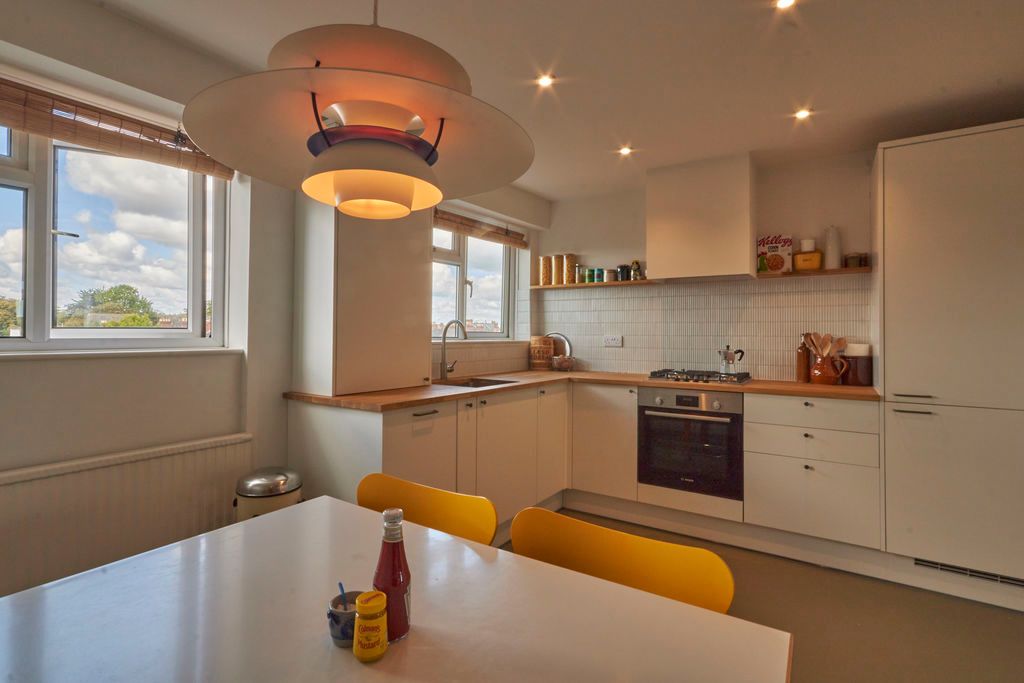 Property photo 2 of 16 Kitchen