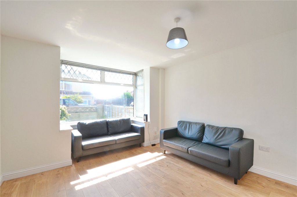 Property photo 3 of 8 Picture No. 05