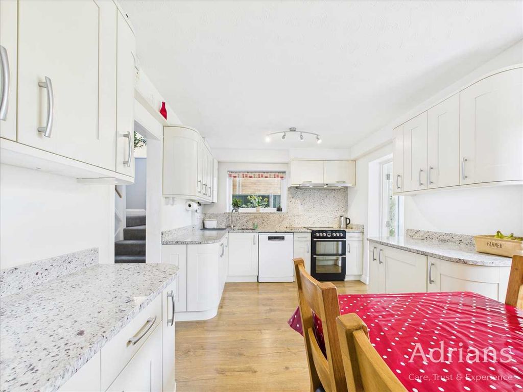 Property photo 2 of 24