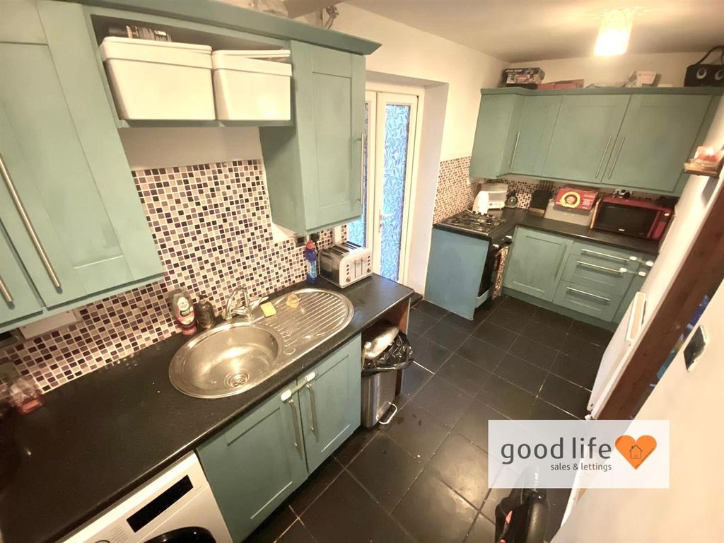 Property photo 3 of 10 20250114_163730000_Ios 269Gillinghamroad.Jpg