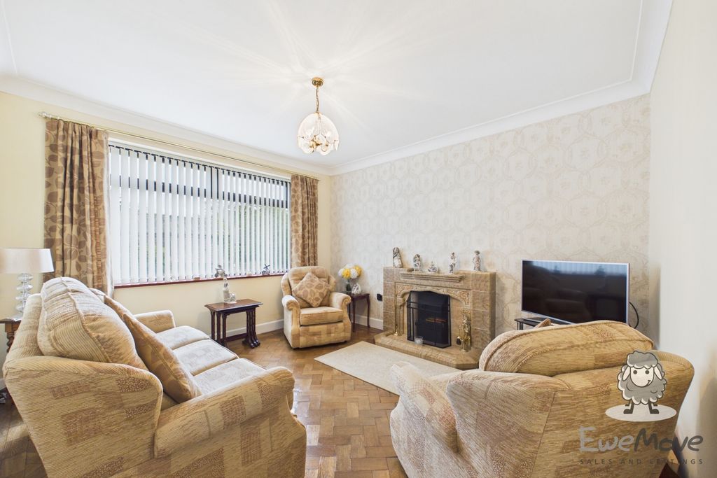 Property photo 2 of 15 28