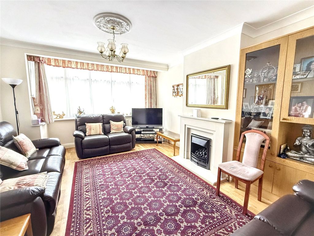 Property photo 2 of 15 Picture No. 12