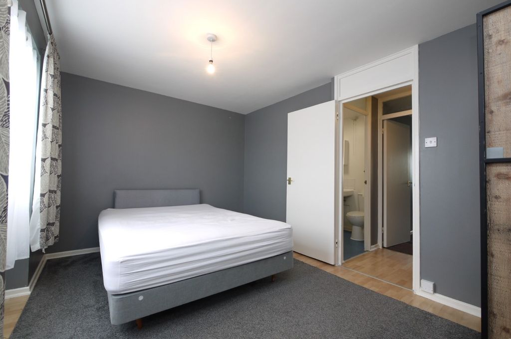 Property photo 3 of 8 2801503