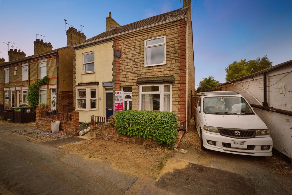 Property photo 1 of 11