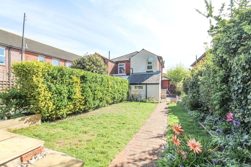 Property photo 2 of 21